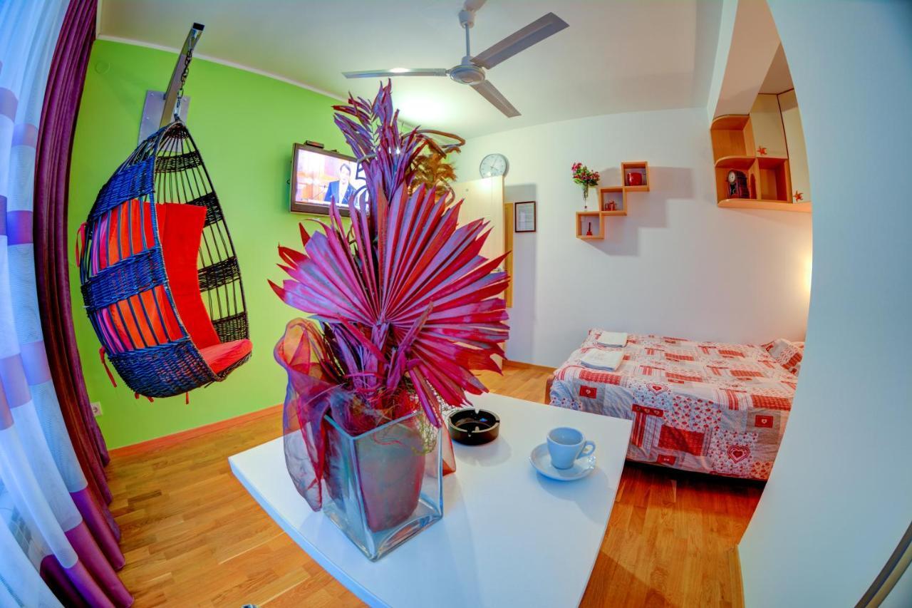 Rooms And Apartments S Beograd Ngoại thất bức ảnh