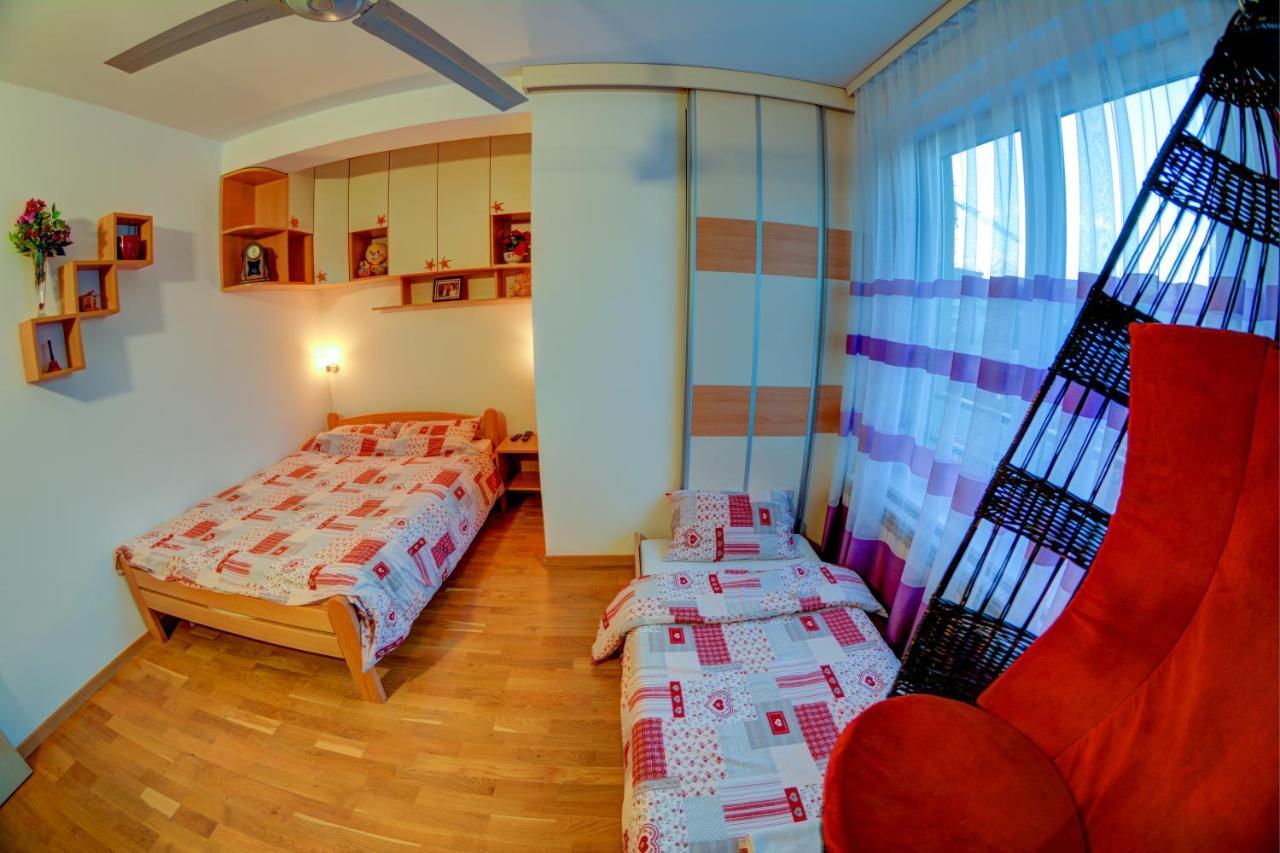 Rooms And Apartments S Beograd Ngoại thất bức ảnh